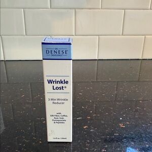 Wrinkle Lost 3 Min Wrinkle Reducer - Blue and White